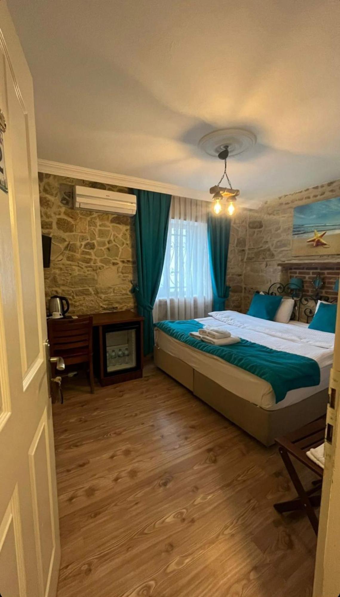 Foca Antik Otel Exterior foto